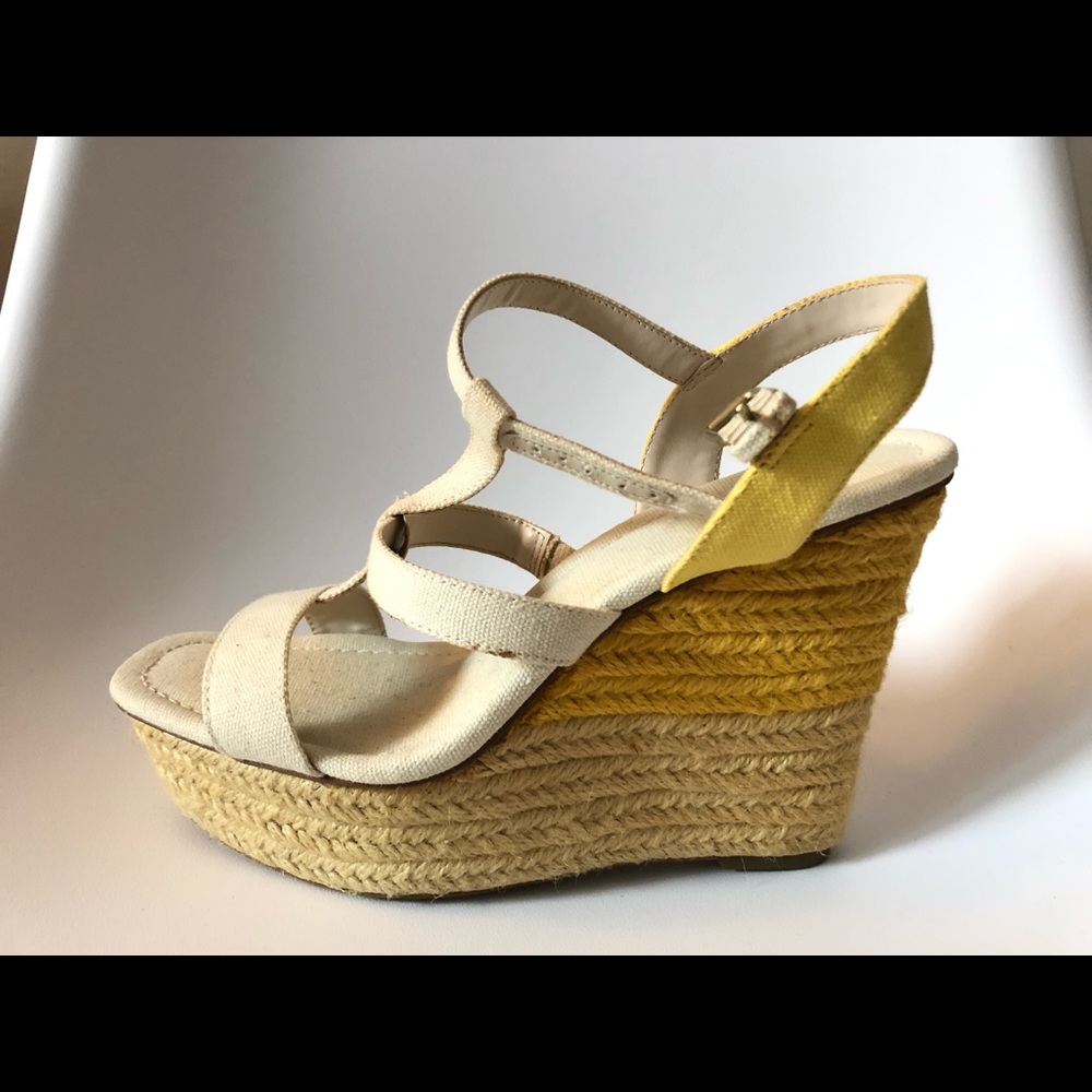 NWOT : Nine West Wedges ♥️